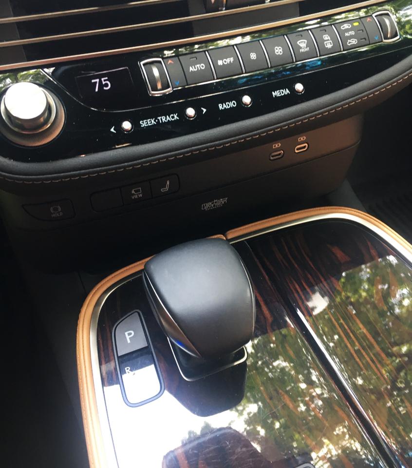 Lexus LS LS 500 RWD 2023