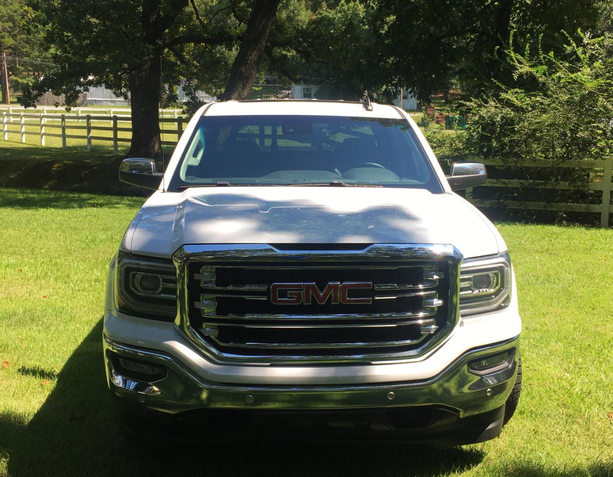 GMC Sierra 1500 4WD Crew Cab 143.5" SLT 2018