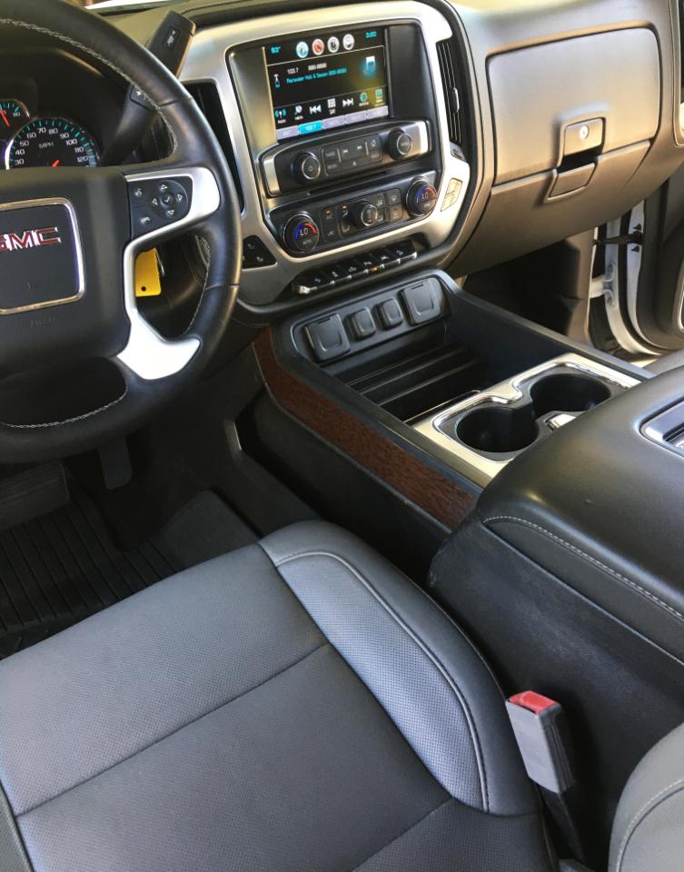GMC Sierra 1500 4WD Crew Cab 143.5" SLT 2018