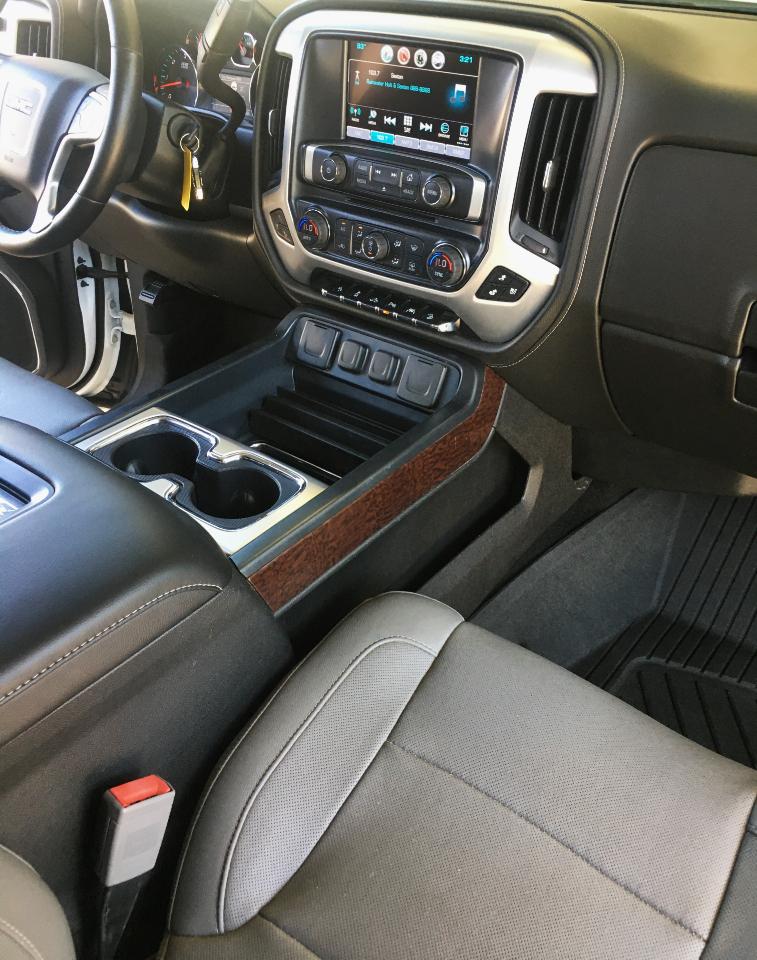 GMC Sierra 1500 4WD Crew Cab 143.5" SLT 2018