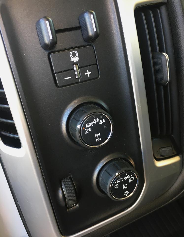 GMC Sierra 1500 4WD Crew Cab 143.5" SLT 2018