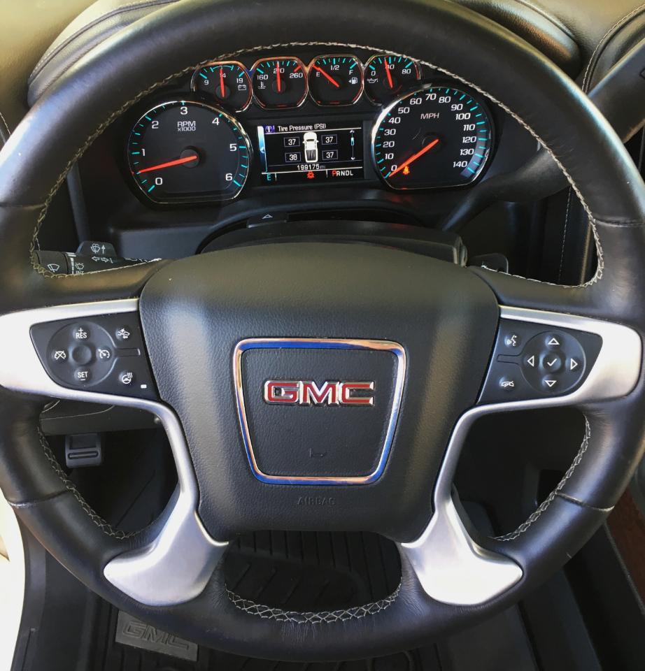 GMC Sierra 1500 4WD Crew Cab 143.5" SLT 2018