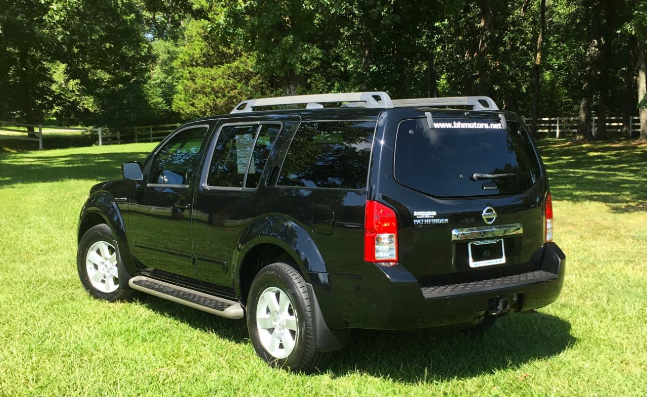 Nissan Pathfinder 2WD 4dr V6 SV 2012