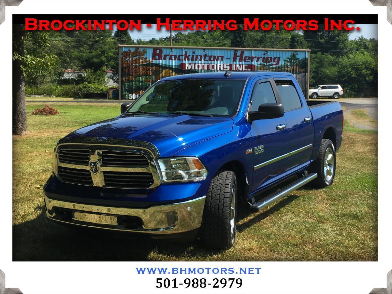 2016 RAM 1500 4WD Crew Cab 140.5" Big Horn