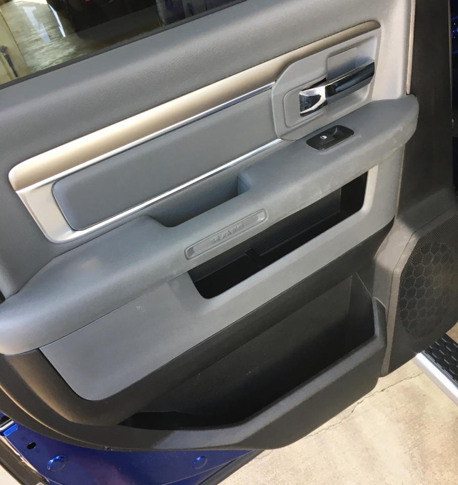 RAM 1500 4WD Crew Cab 140.5" Big Horn 2016