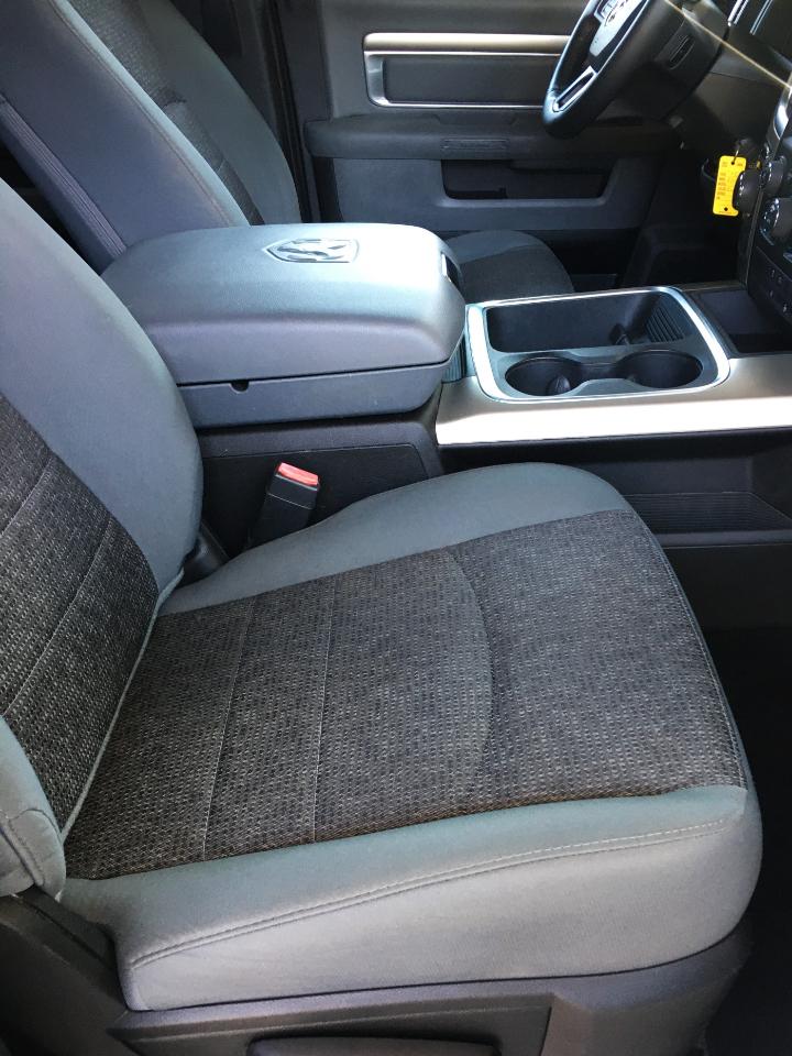 RAM 1500 4WD Crew Cab 140.5" Big Horn 2016