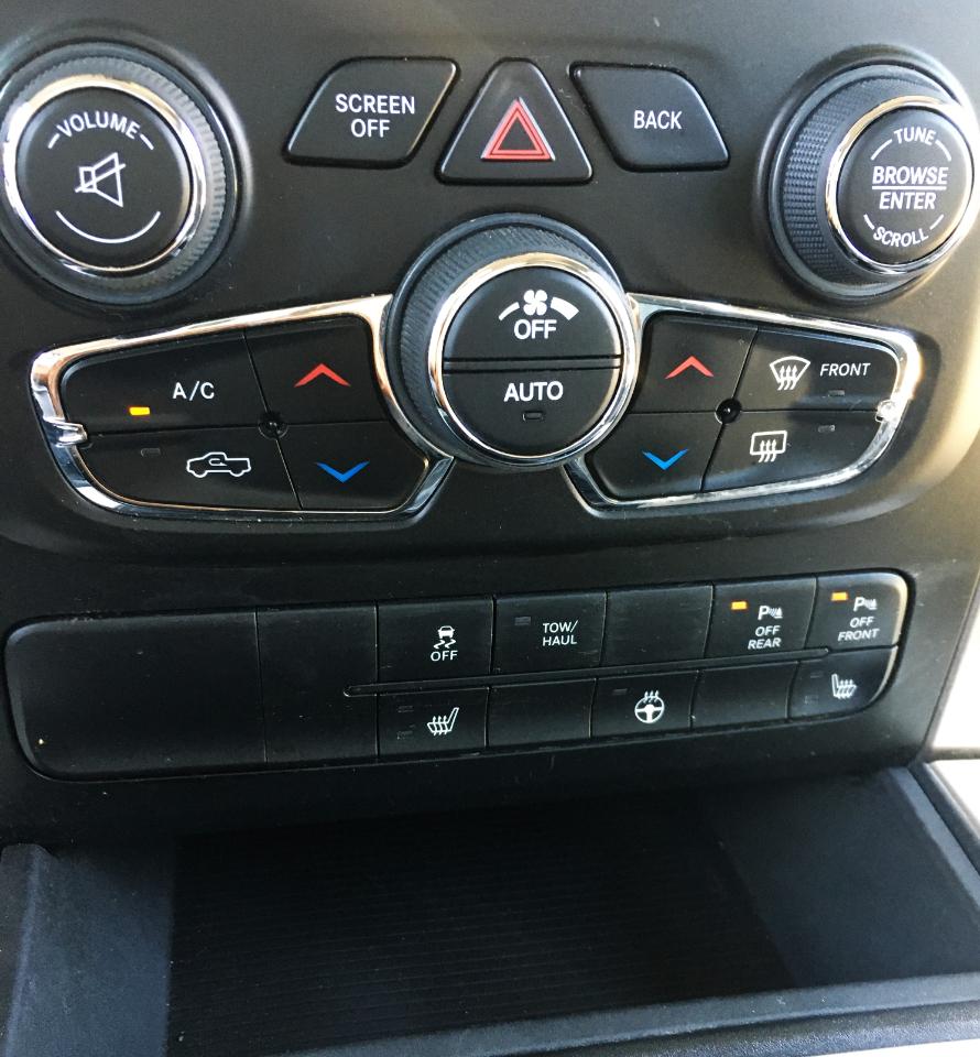 RAM 1500 4WD Crew Cab 140.5" Big Horn 2016