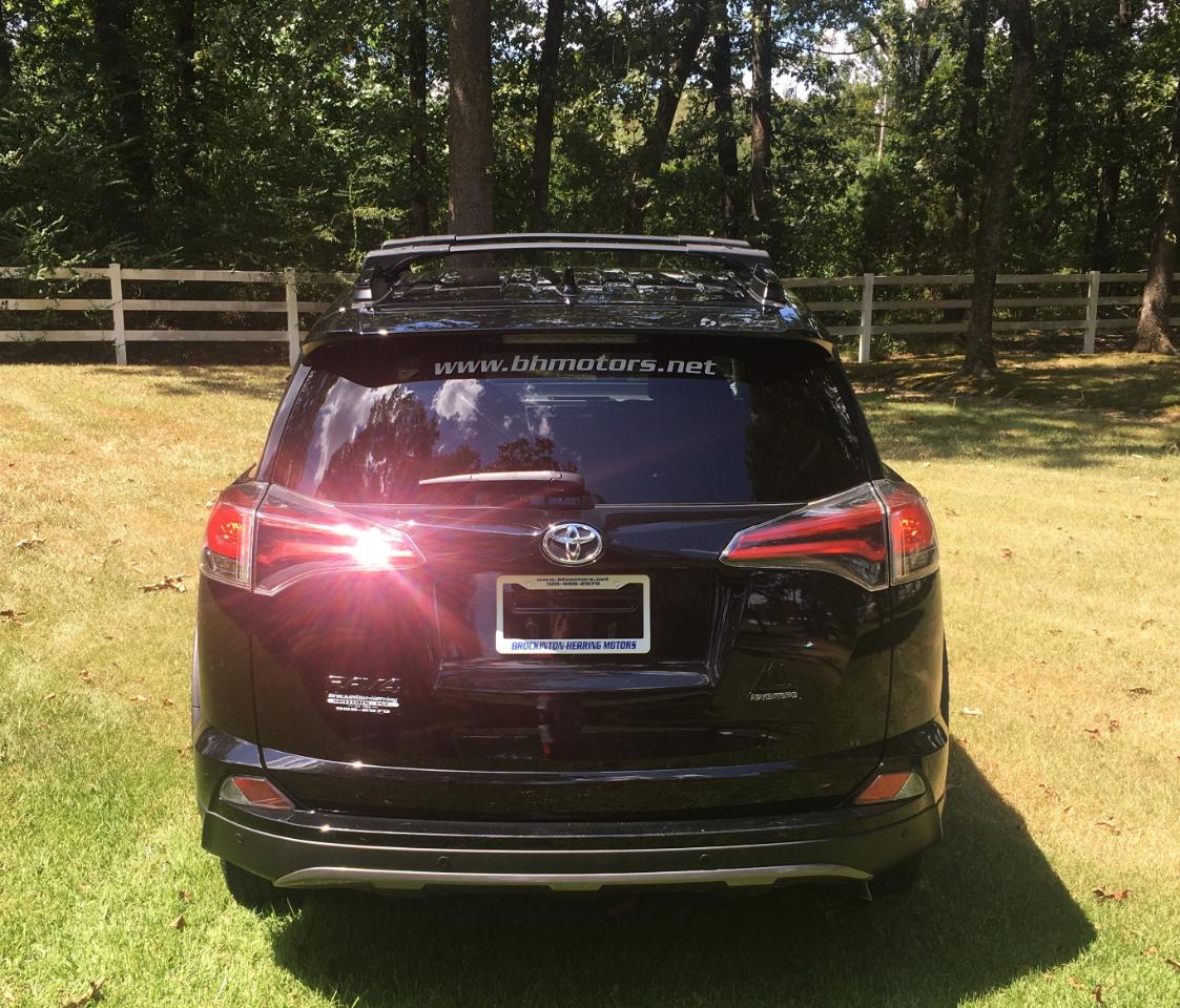 Toyota RAV4 Adventure AWD (Natl) 2018