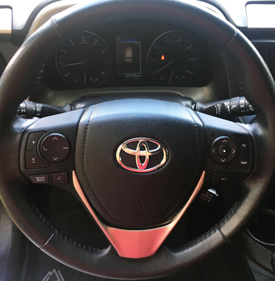 Toyota RAV4 Adventure AWD (Natl) 2018