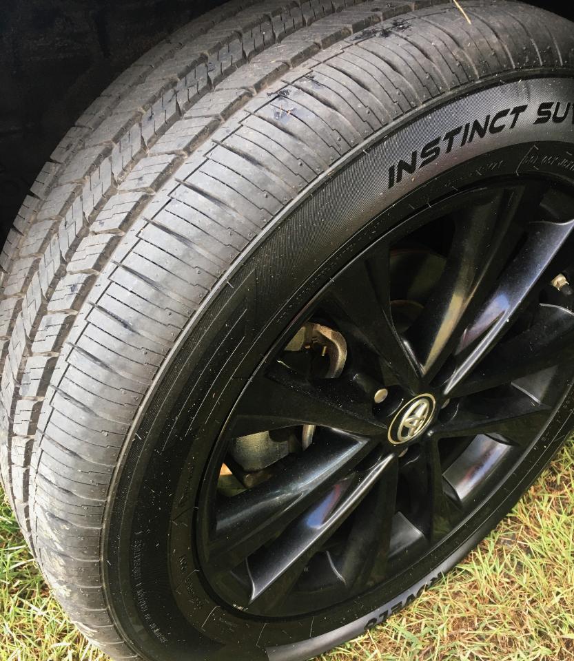 Toyota RAV4 Adventure AWD (Natl) 2018