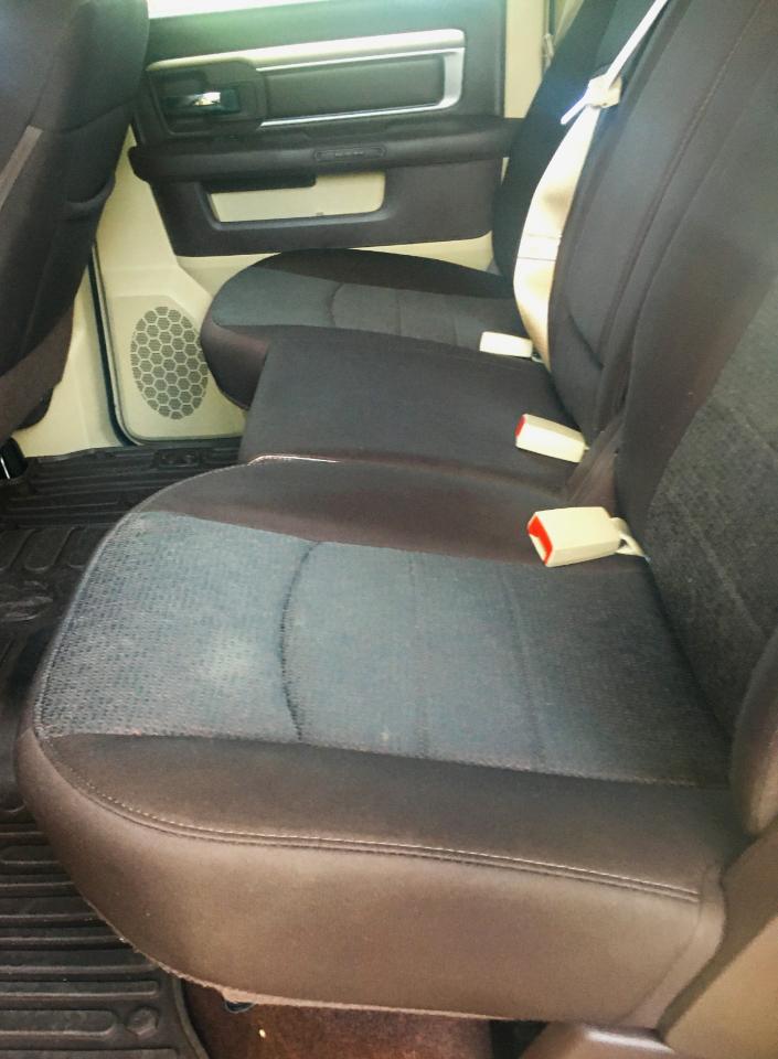 RAM 1500 4WD Crew Cab 140.5" Big Horn 2015