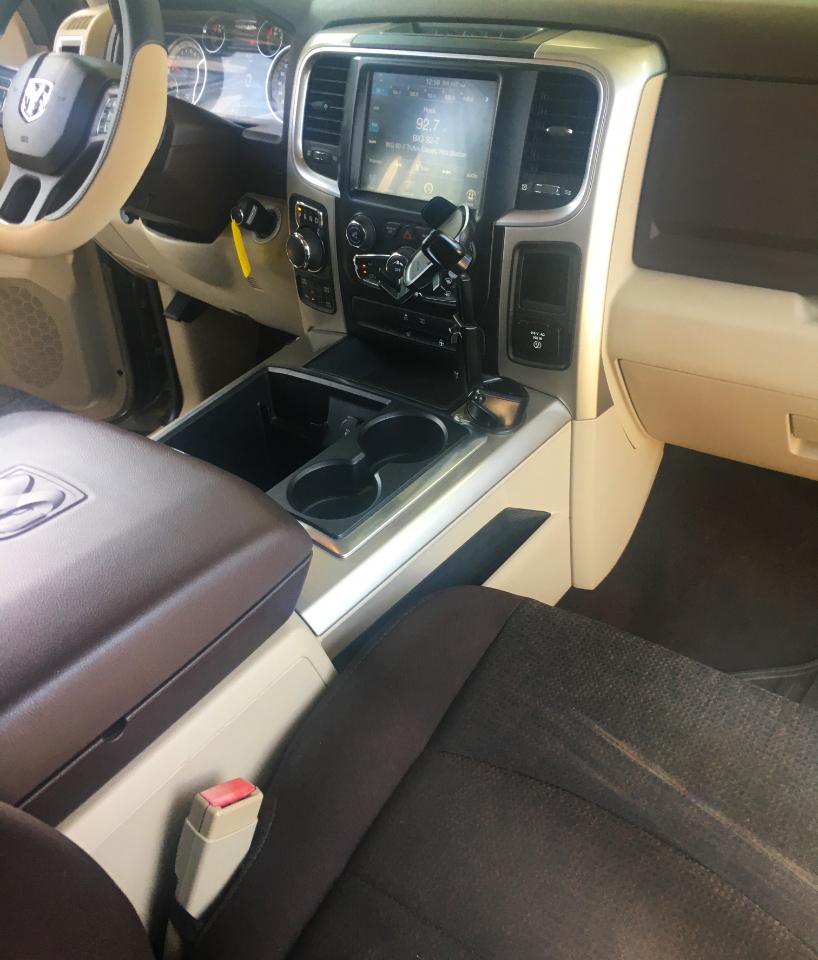 RAM 1500 4WD Crew Cab 140.5" Big Horn 2015
