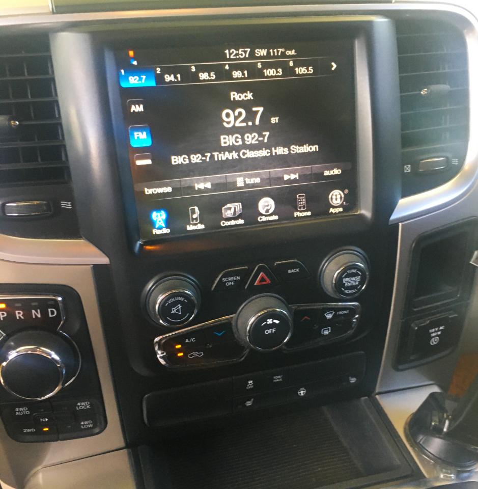 RAM 1500 4WD Crew Cab 140.5" Big Horn 2015