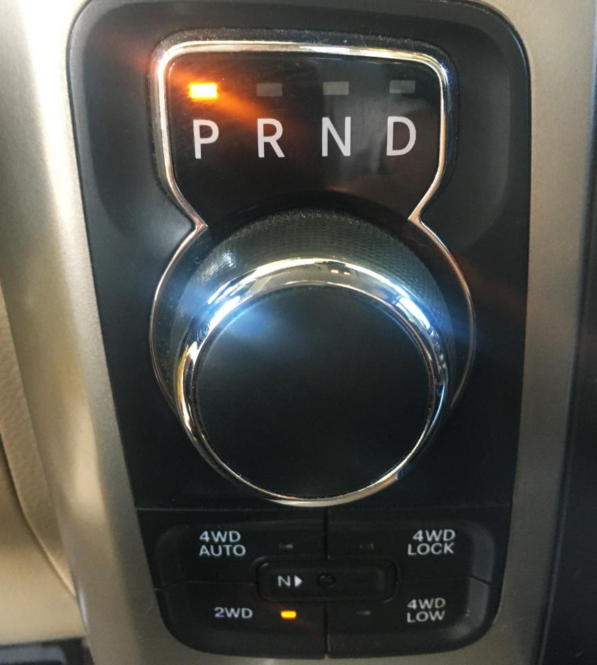 RAM 1500 4WD Crew Cab 140.5" Big Horn 2015