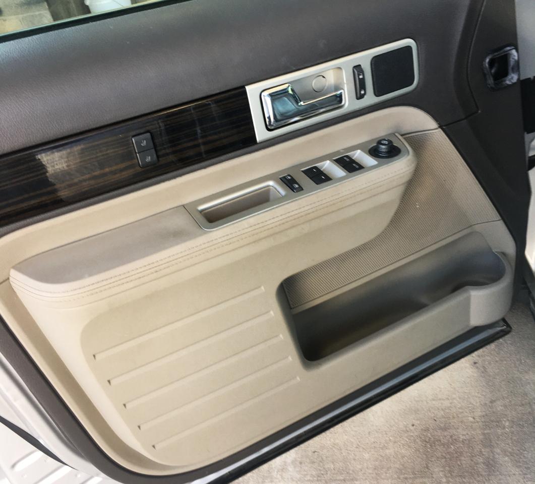 Lincoln MKX FWD 4dr 2010
