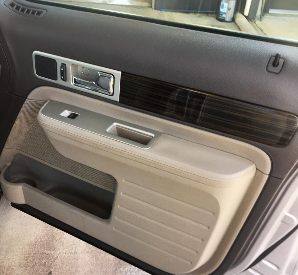 Lincoln MKX FWD 4dr 2010