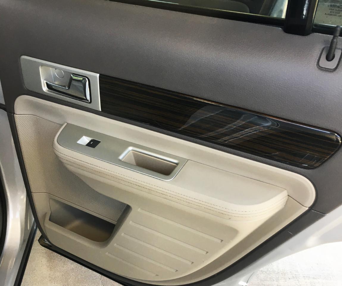 Lincoln MKX FWD 4dr 2010