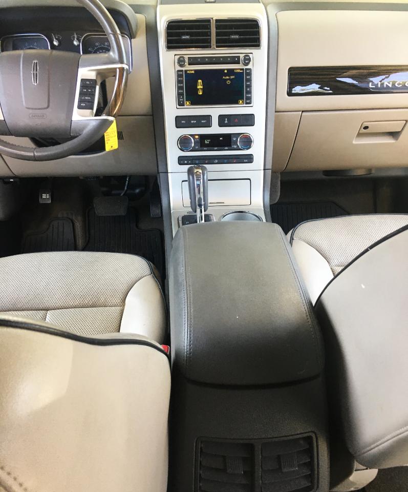 Lincoln MKX FWD 4dr 2010