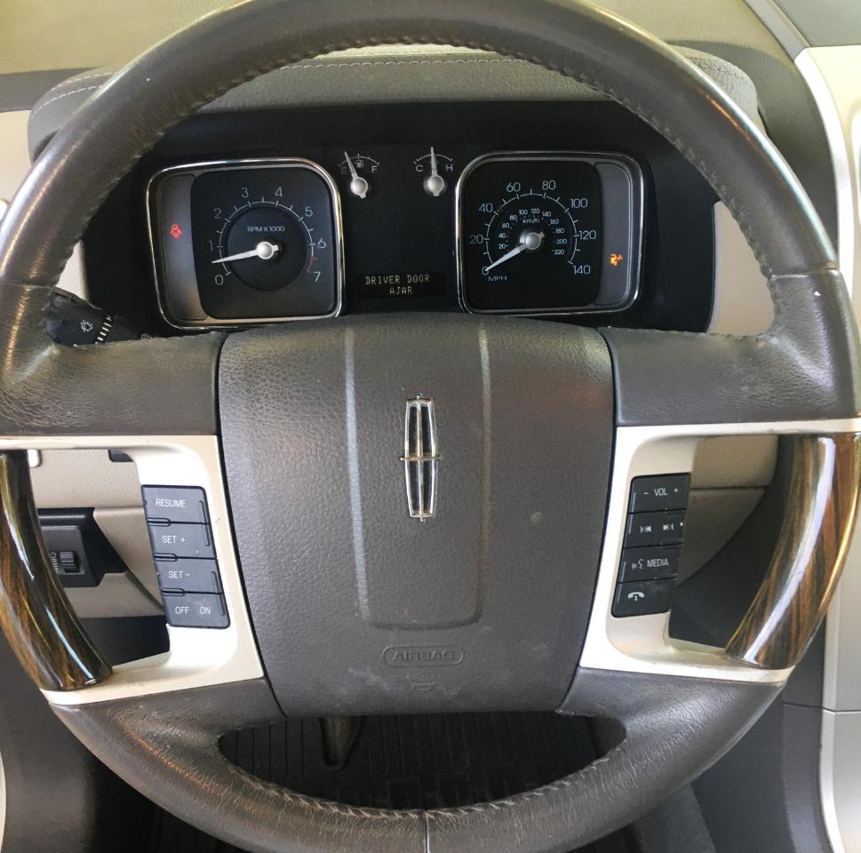 Lincoln MKX FWD 4dr 2010