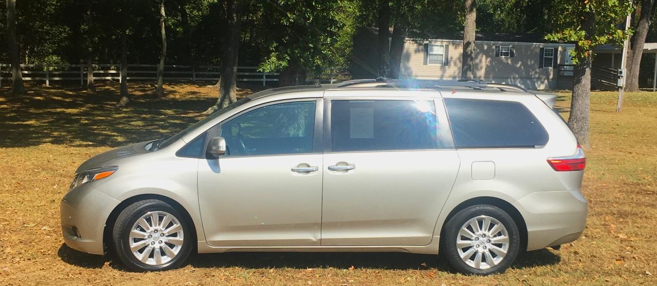 Toyota Sienna 5dr 8-Pass Van XLE Premium FWD (Natl) 2015