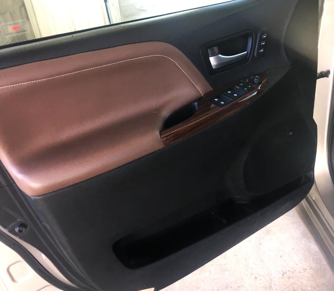 Toyota Sienna 5dr 8-Pass Van XLE Premium FWD (Natl) 2015