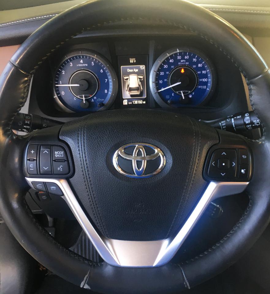 Toyota Sienna 5dr 8-Pass Van XLE Premium FWD (Natl) 2015