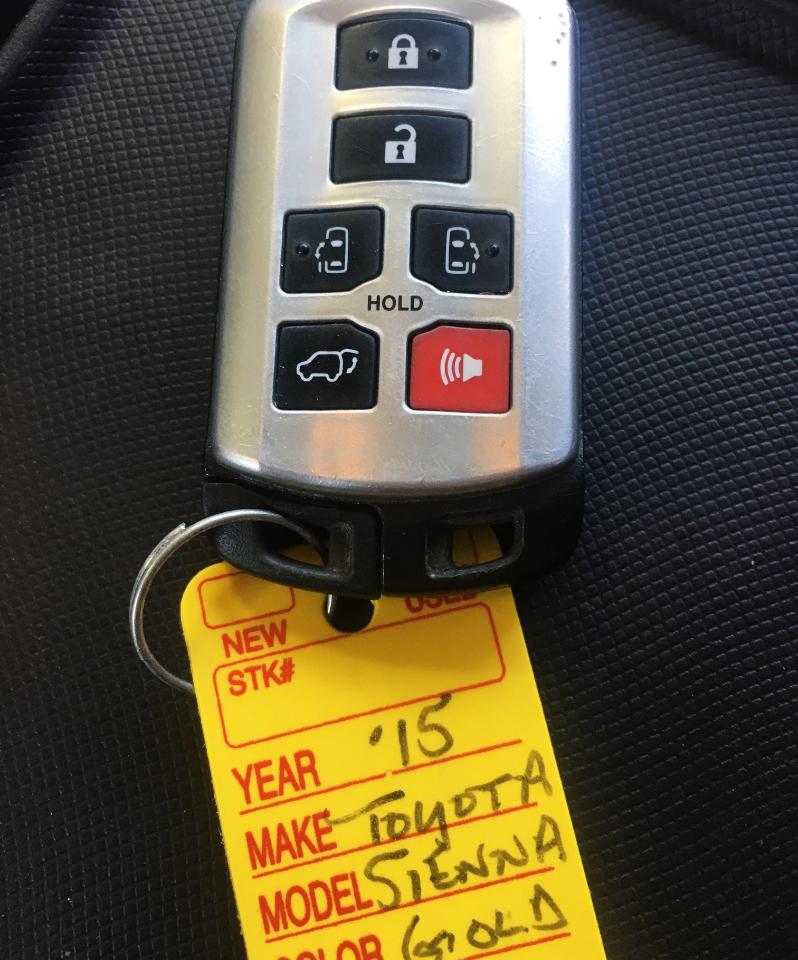 Toyota Sienna 5dr 8-Pass Van XLE Premium FWD (Natl) 2015