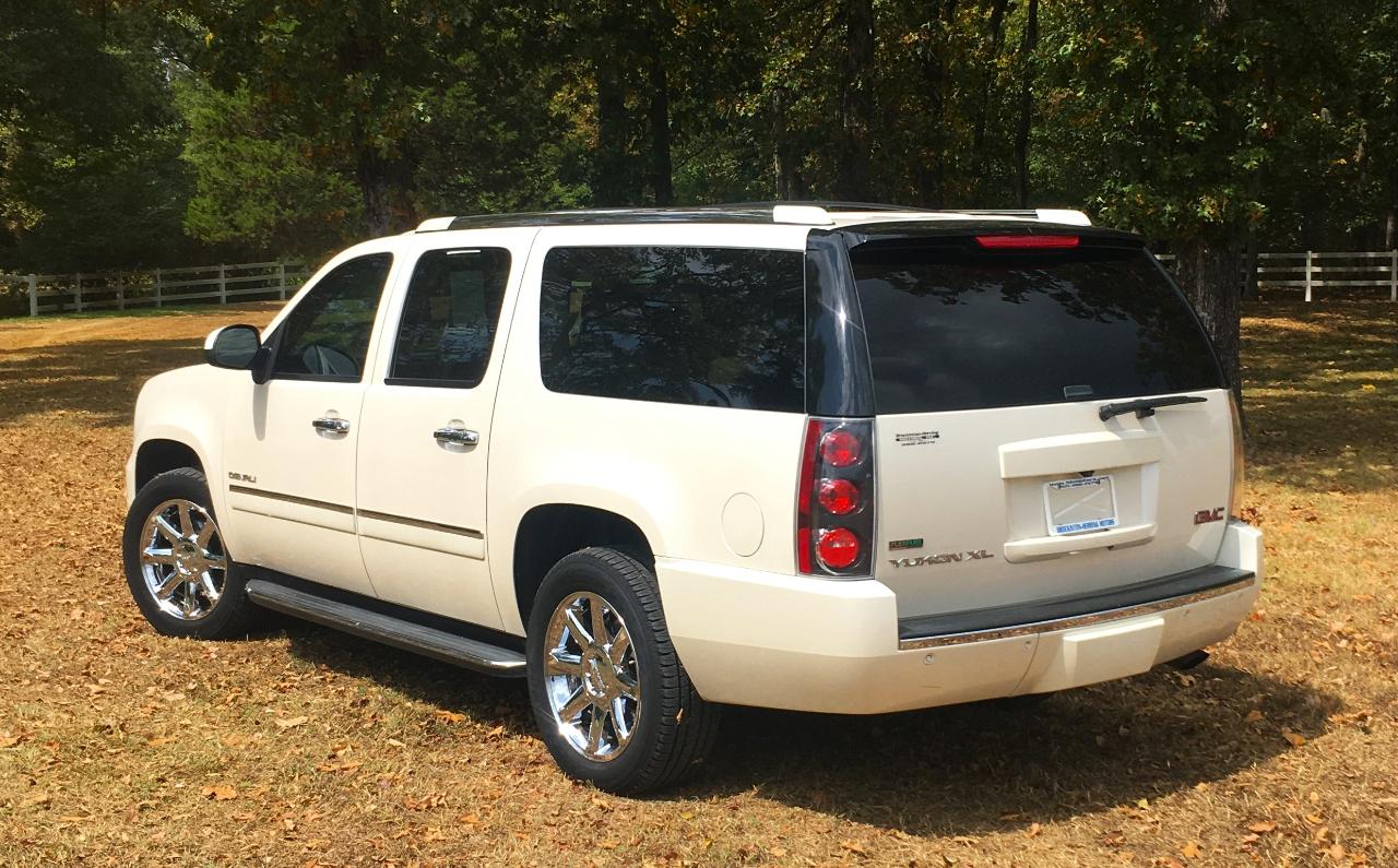 GMC Yukon XL 2WD 4dr 1500 Denali 2012