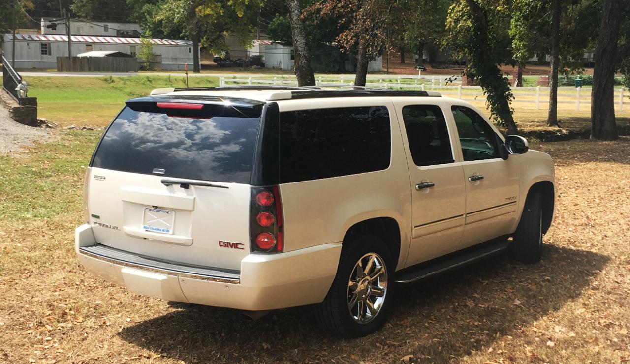 GMC Yukon XL 2WD 4dr 1500 Denali 2012