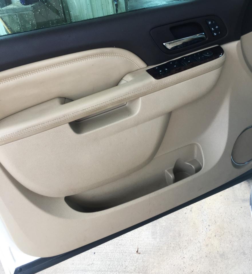 GMC Yukon XL 2WD 4dr 1500 Denali 2012