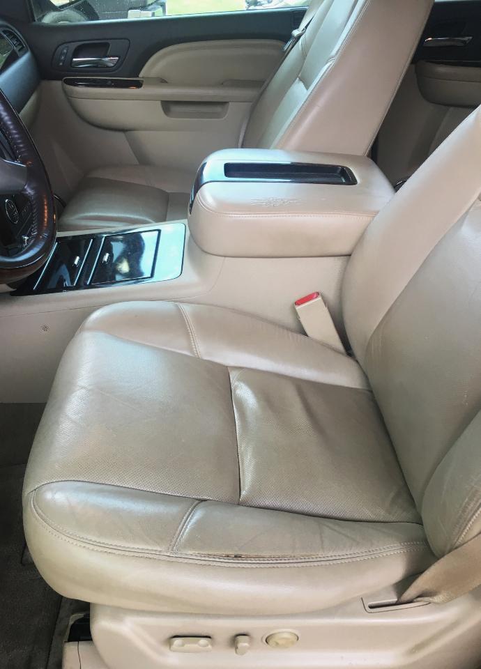 GMC Yukon XL 2WD 4dr 1500 Denali 2012