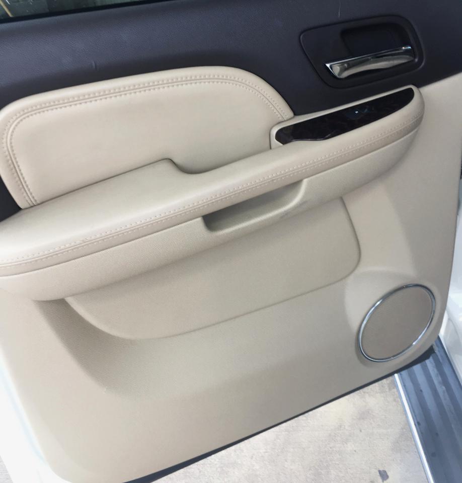 GMC Yukon XL 2WD 4dr 1500 Denali 2012