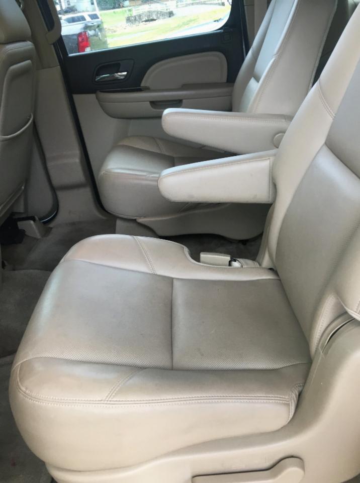 GMC Yukon XL 2WD 4dr 1500 Denali 2012