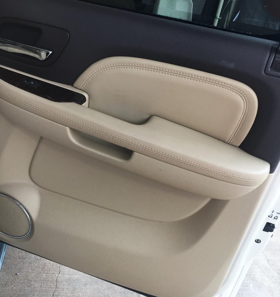 GMC Yukon XL 2WD 4dr 1500 Denali 2012