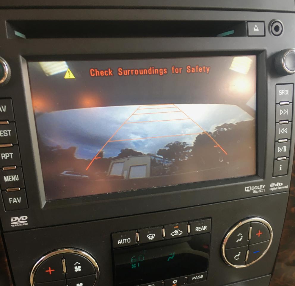 GMC Yukon XL 2WD 4dr 1500 Denali 2012