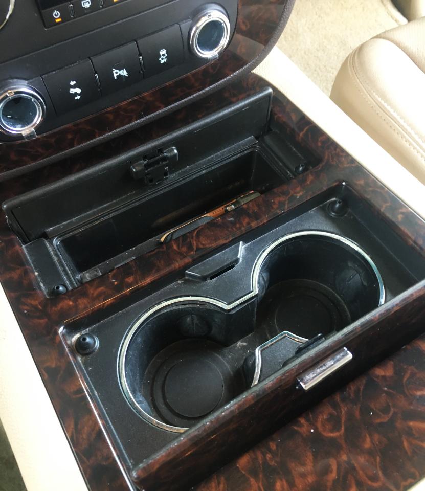 GMC Yukon XL 2WD 4dr 1500 Denali 2012