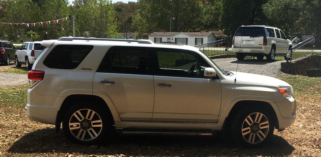Toyota 4Runner RWD 4dr V6 Limited (Natl) 2012