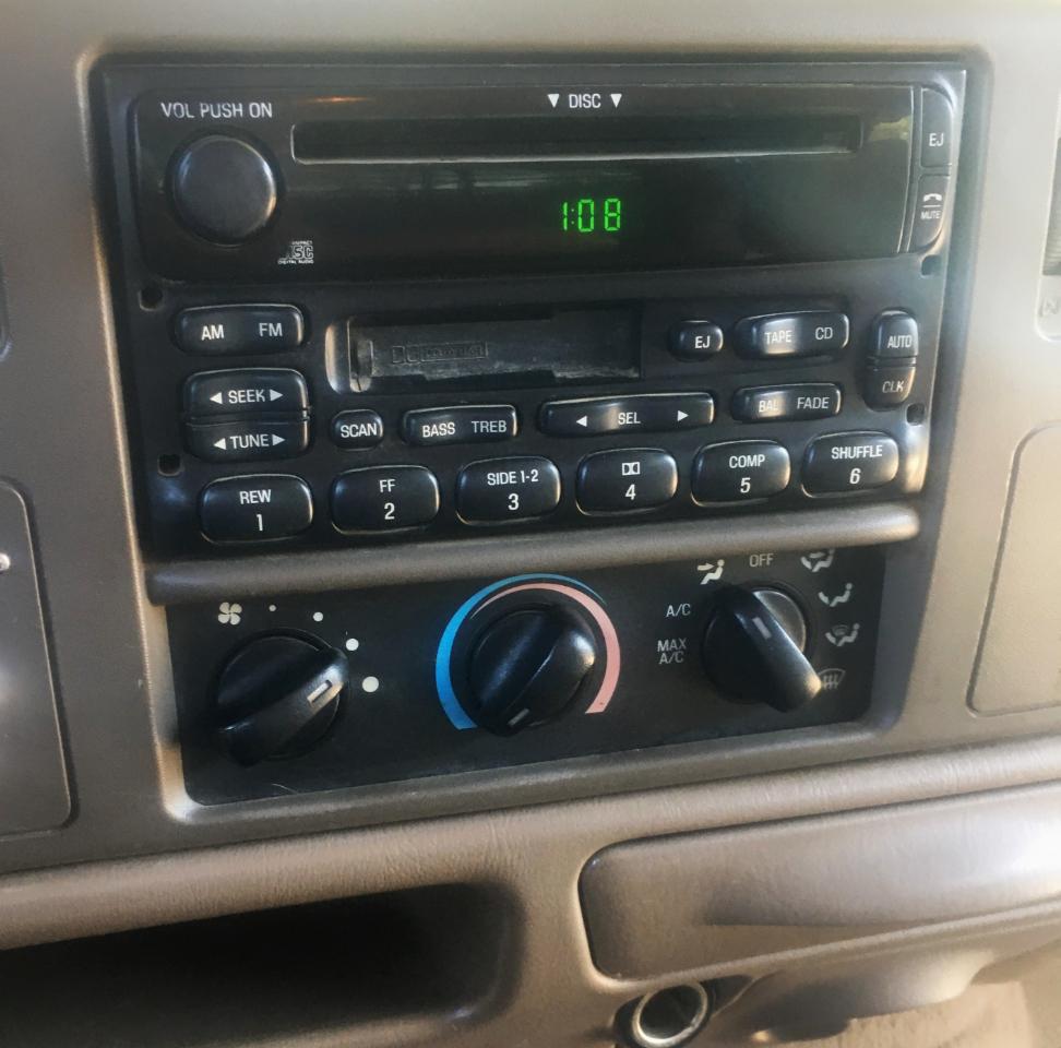 Ford Super Duty F-250 Crew Cab 156" Lariat 2001