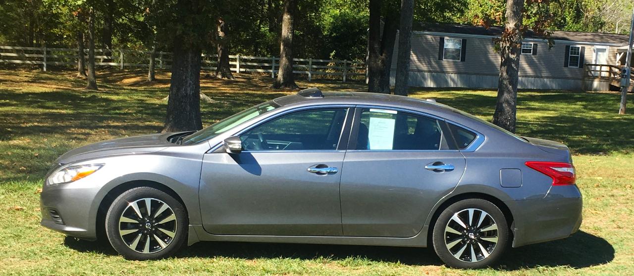 Nissan Altima 2.5 SV Sedan 2018