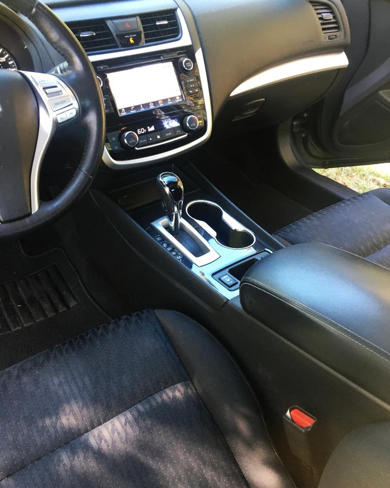 Nissan Altima 2.5 SV Sedan 2018