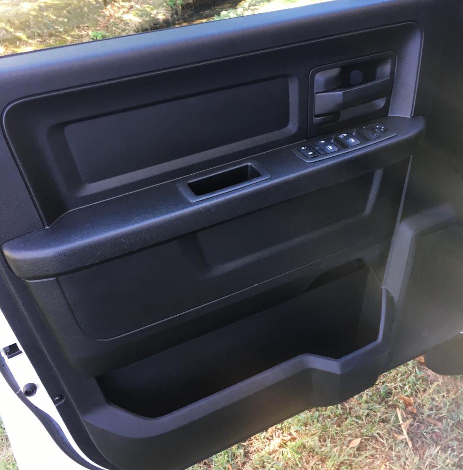 RAM 1500 2WD Quad Cab 140.5" Tradesman 2013