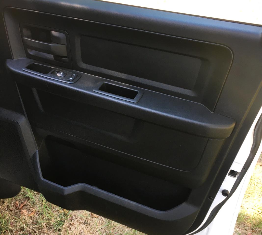 RAM 1500 2WD Quad Cab 140.5" Tradesman 2013