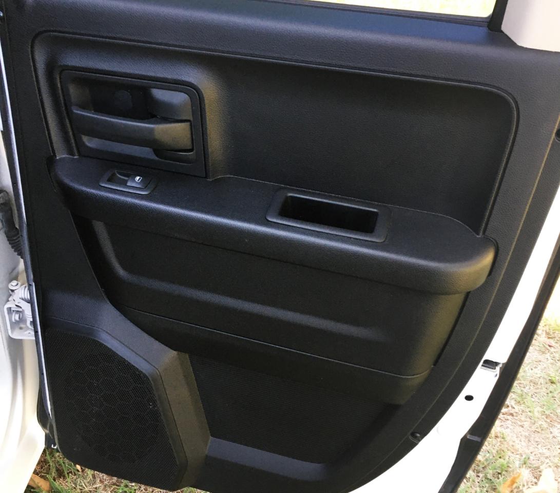 RAM 1500 2WD Quad Cab 140.5" Tradesman 2013