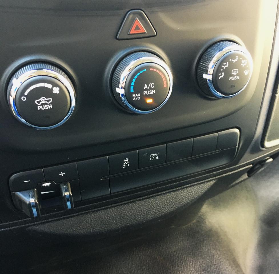 RAM 1500 2WD Quad Cab 140.5" Tradesman 2013