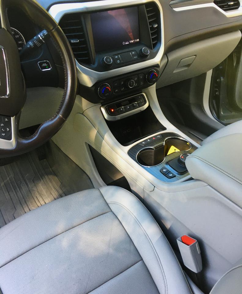 GMC Acadia FWD 4dr SLT 2020