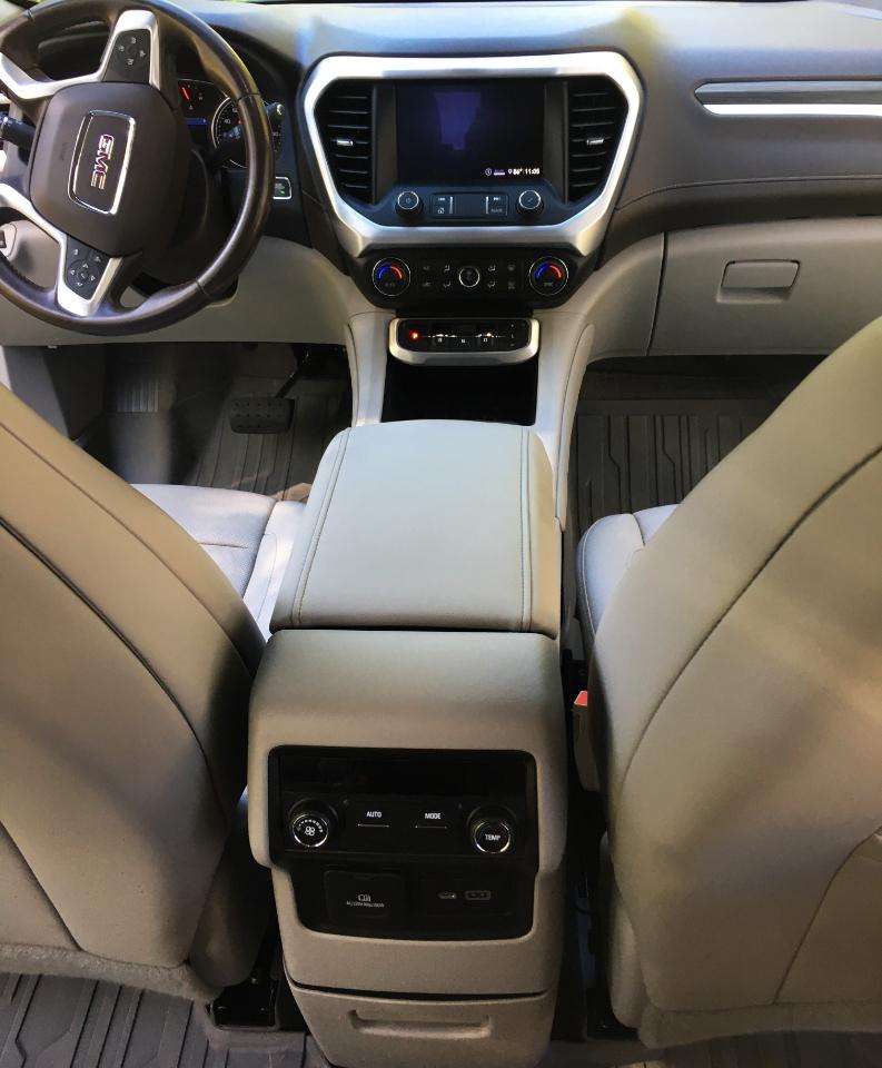 GMC Acadia FWD 4dr SLT 2020
