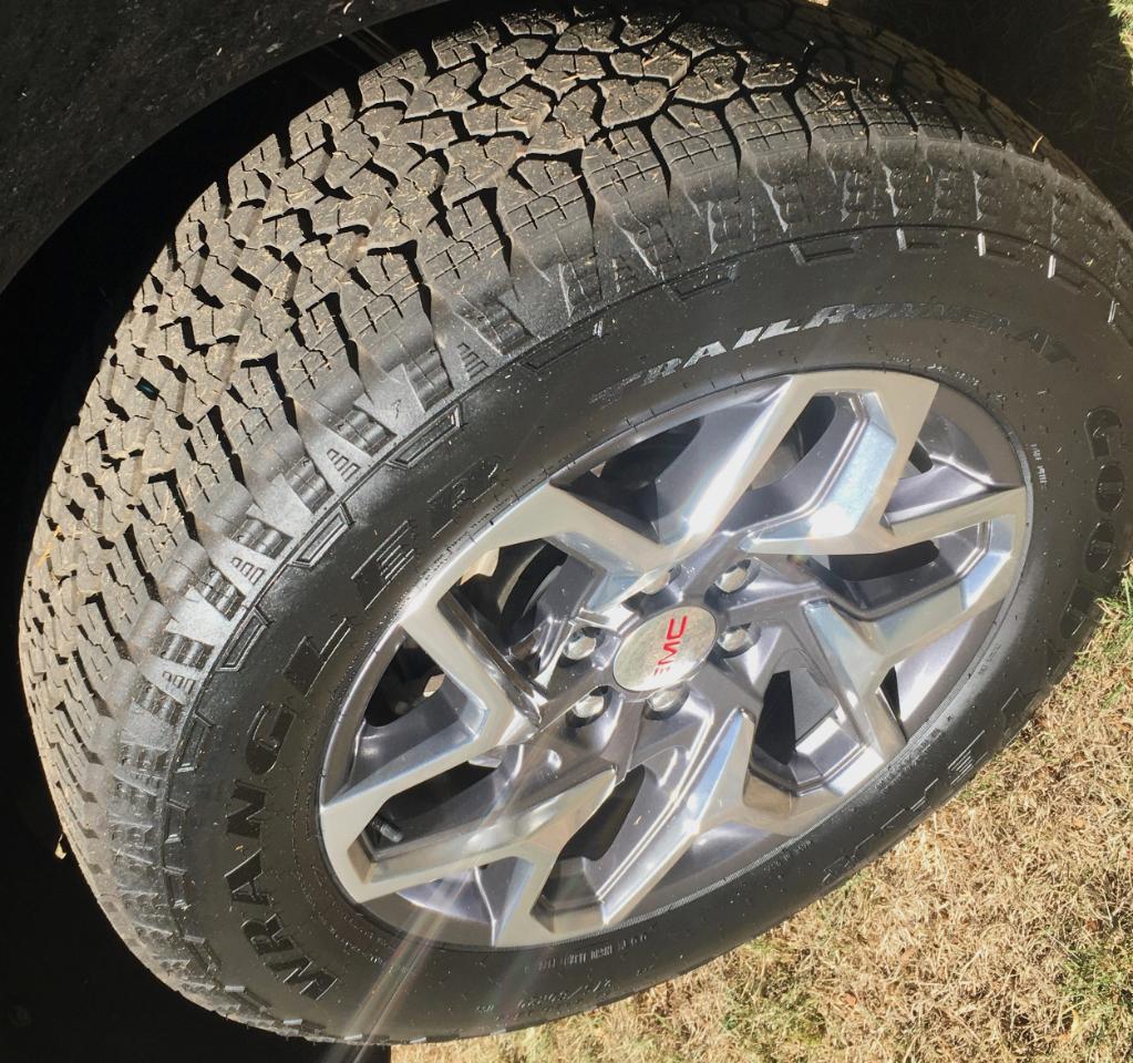 Chevrolet Silverado 1500 4WD Crew Cab 147" Custom 2019