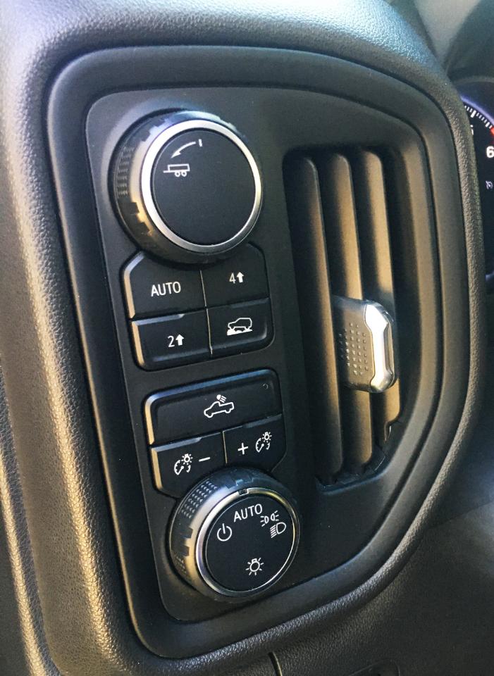 Chevrolet Silverado 1500 4WD Crew Cab 147" Custom 2019