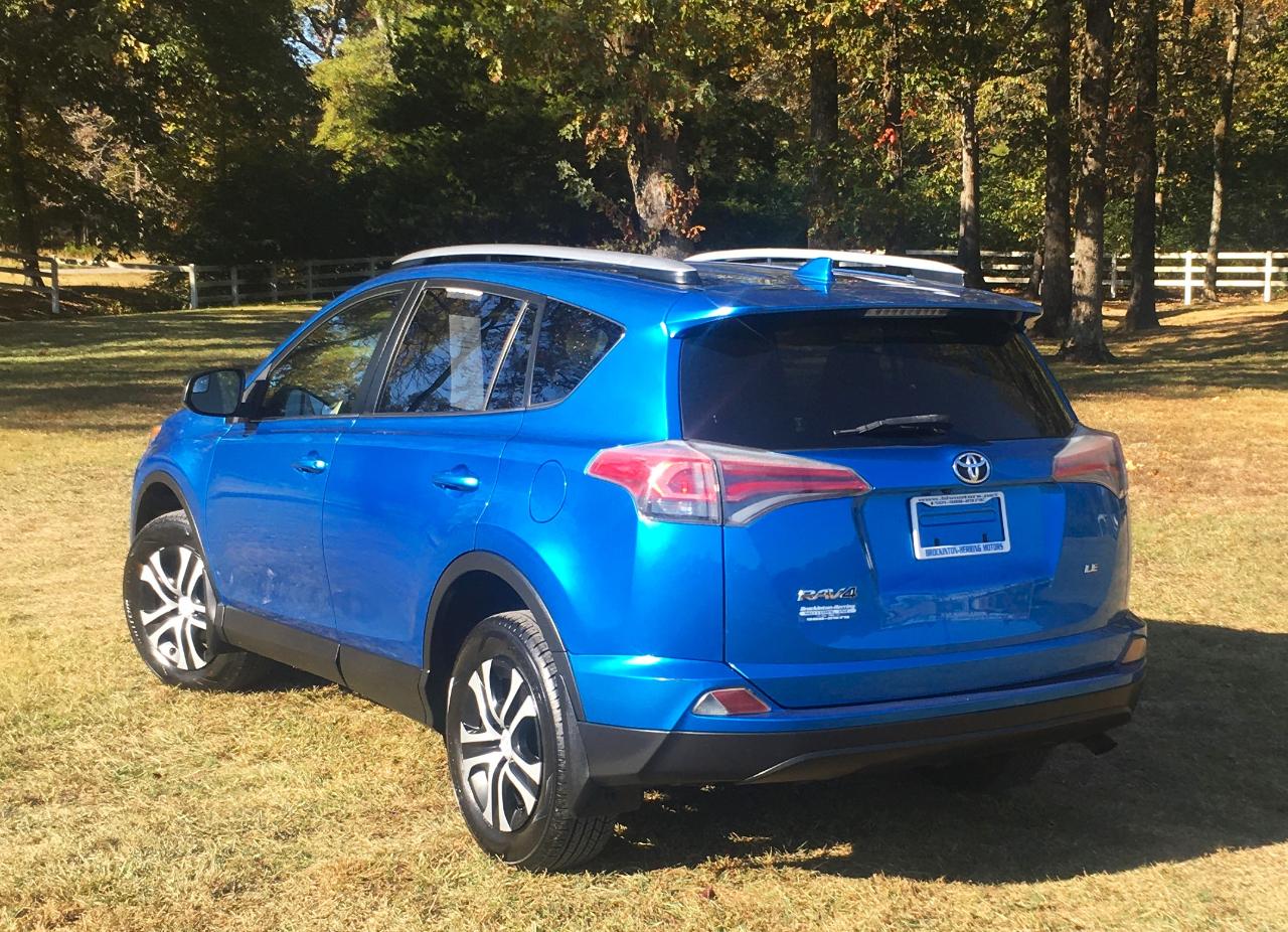 Toyota RAV4 FWD 4dr LE (Natl) 2016