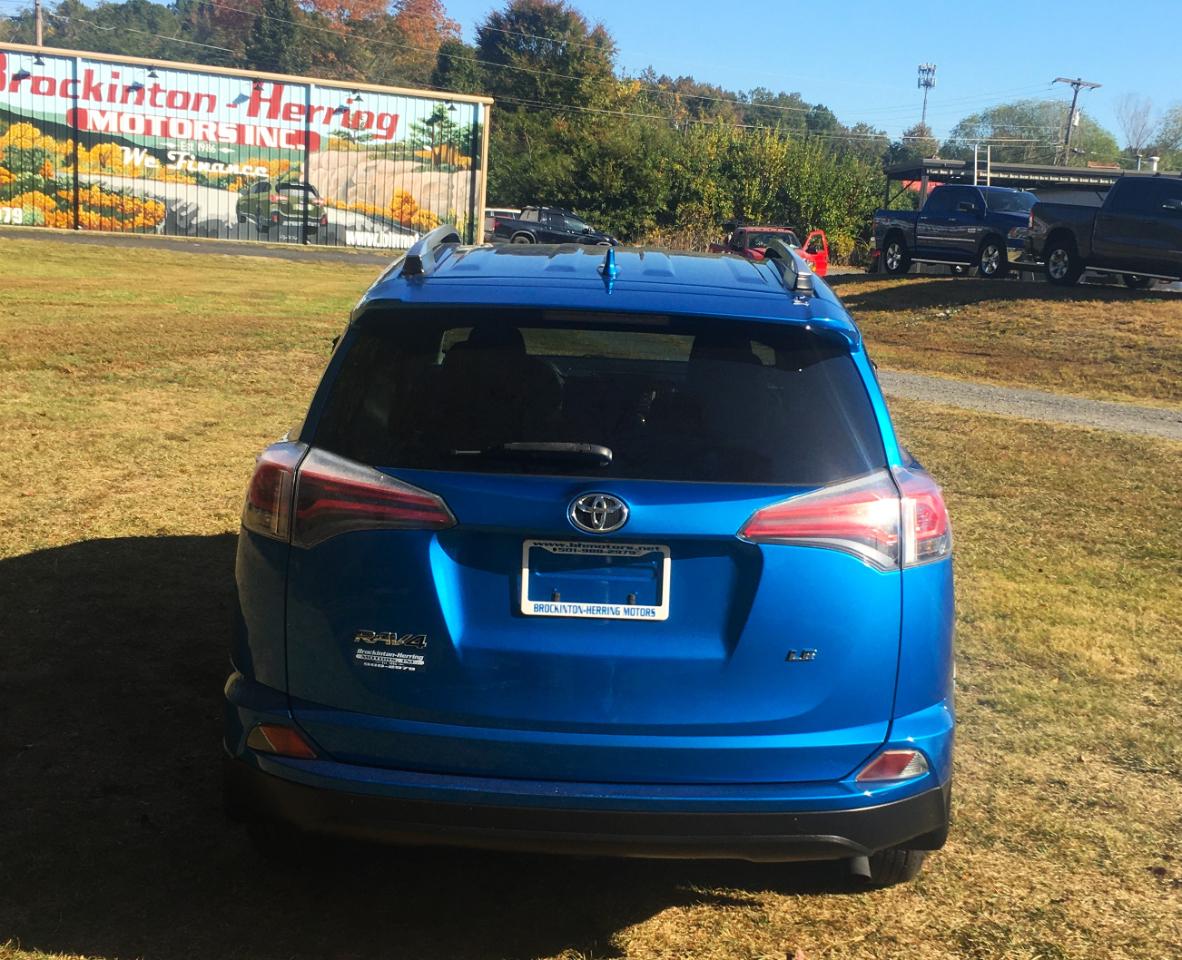 Toyota RAV4 FWD 4dr LE (Natl) 2016